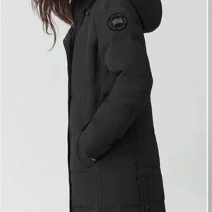 Canada Goose Women's Black Puffer Coat black label edition